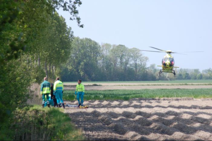 Meisje komt onder paard bij manege De Eendracht