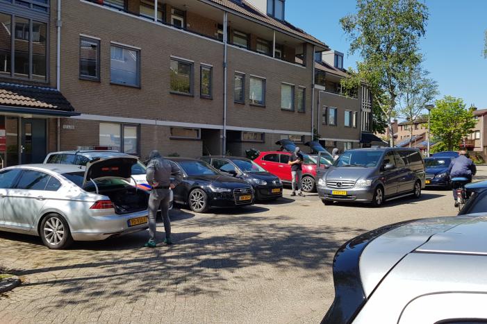 Arrestatieteam doet inval in woning