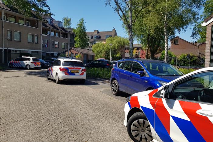 Arrestatieteam doet inval in woning