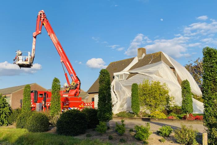 Brandweer opgeroepen voor groot doek over woning