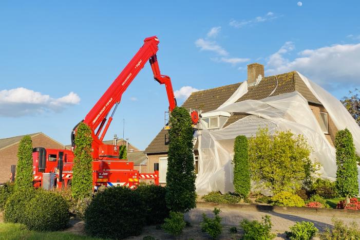 Brandweer opgeroepen voor groot doek over woning