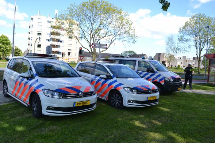 Flat omsingeld na bedreiging met vuurwapen