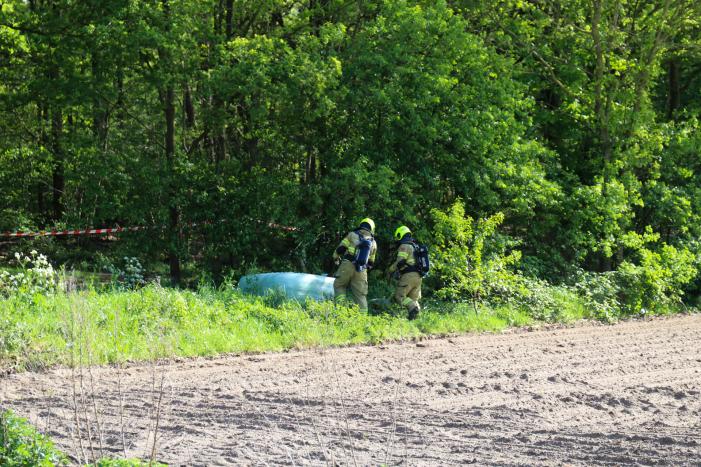 Meerdere vaten met vermoedelijk drugsafval aangetroffen in bos