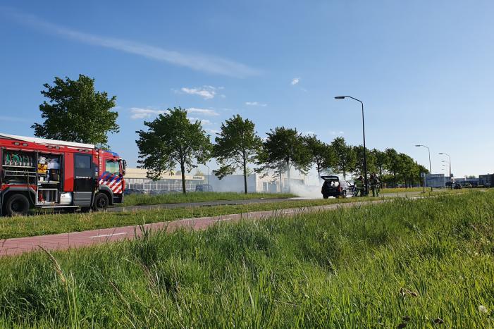 Veel rook bij autobrand