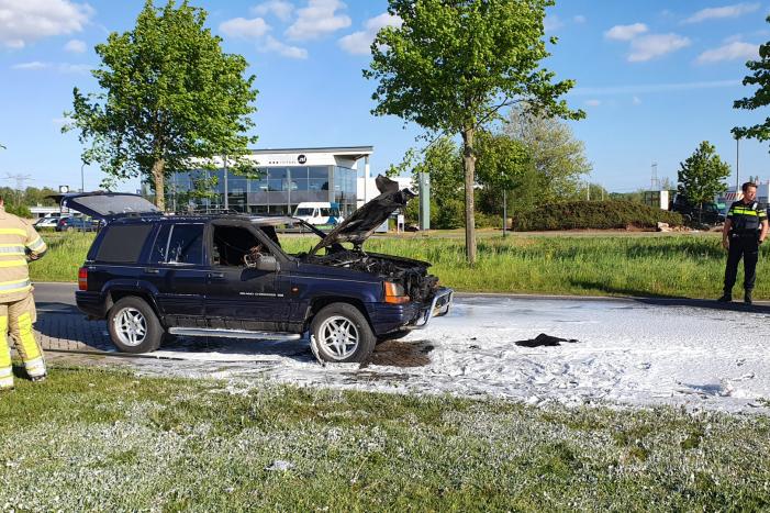 Veel rook bij autobrand