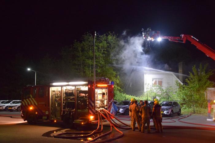 Uitslaande brand in leegstaande villa