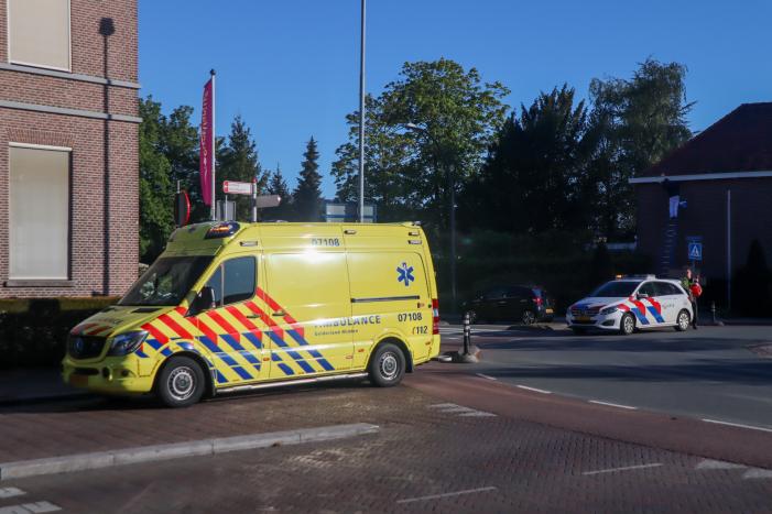 Overstekende fietser aangereden door personenauto