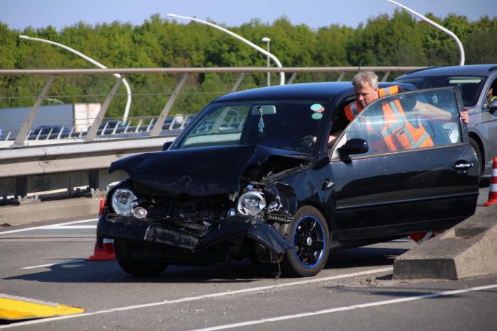 Auto zwaar beschadigd bij ongeval