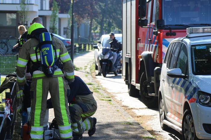 Politie doet uitgebreid onderzoek in woning