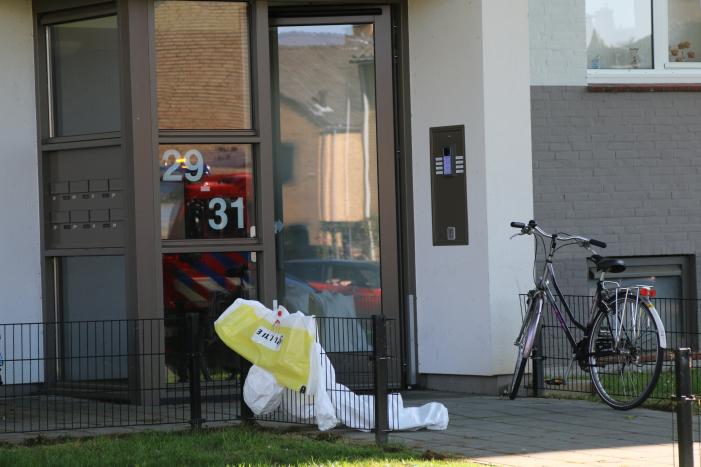 Politie doet uitgebreid onderzoek in woning