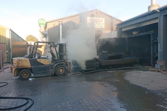 Brand bij straal en spuitbedrijf Evers