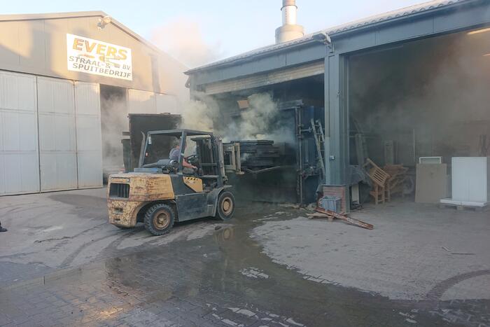 Brand bij straal en spuitbedrijf Evers