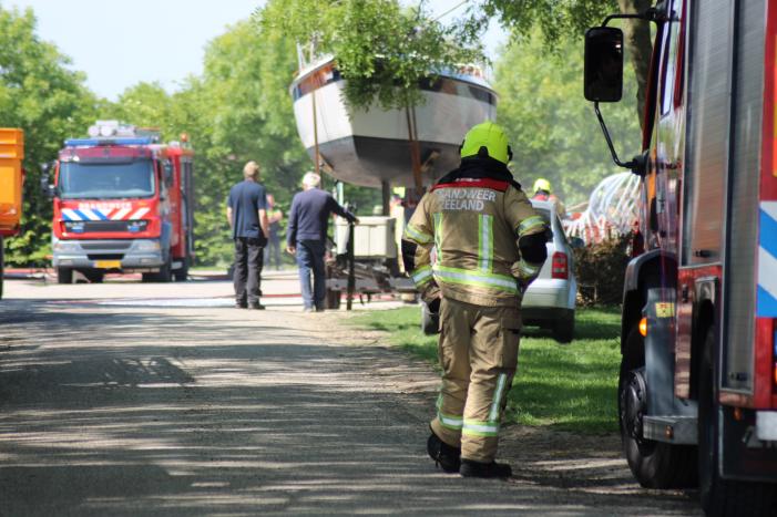 Brand in schuur met aardappelen