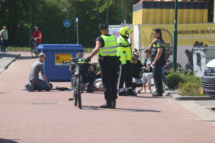 Man ernstig gewond op straat