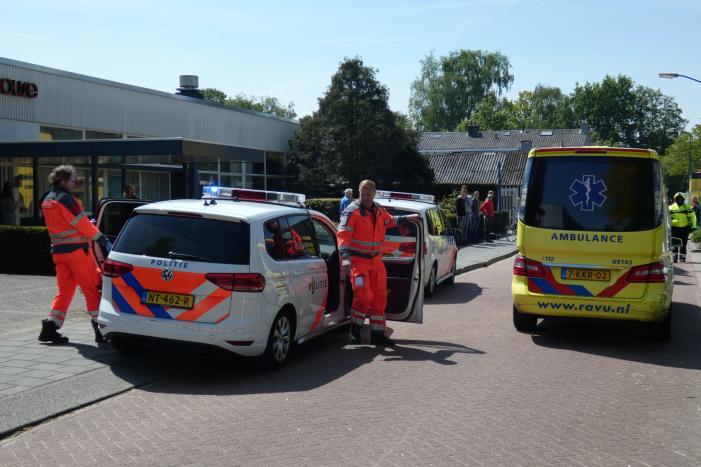 Man ernstig gewond op straat