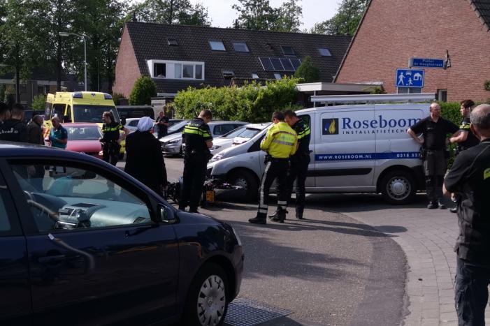 Motorrijder gewond na aanrijding met bestelbus