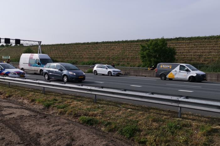 Veel schade bij aanrijding op snelweg