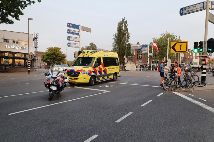 Fietsster gewond na aanrijding met auto