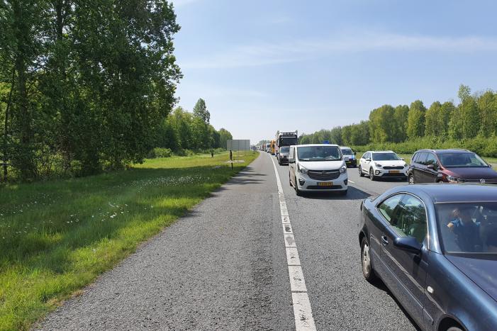 Grote brand in vrachtwagen op A6, snelweg dicht
