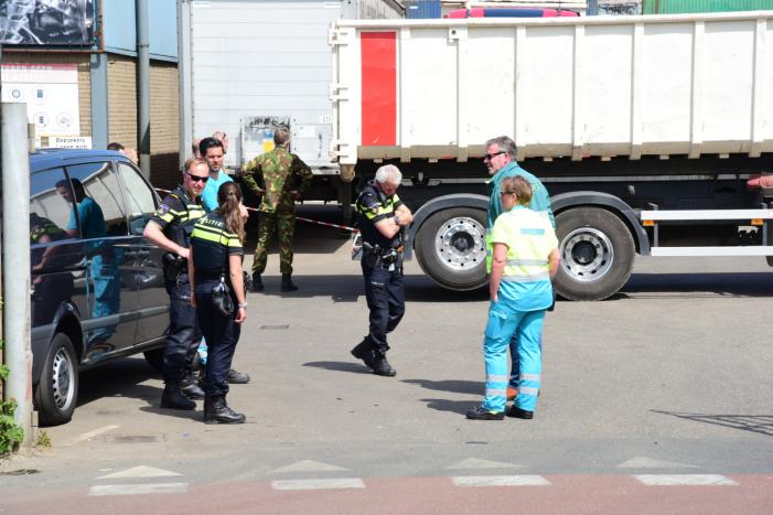 Mogelijk handgranaat in auto aangetroffen op bedrijfsterrein