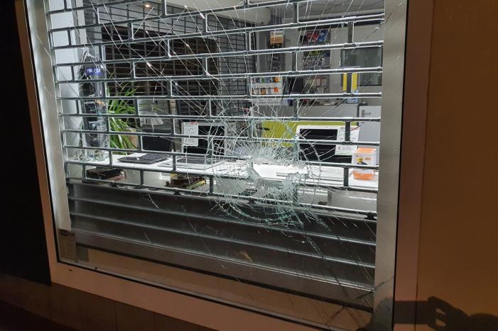 Poging tot inbraak bij elektronicazaak