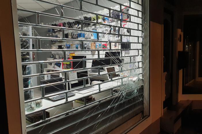 Poging tot inbraak bij elektronicazaak