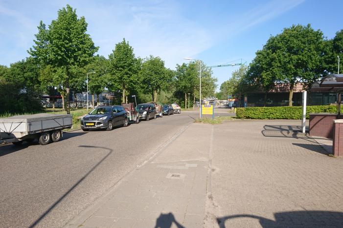 Voor openingstijd al enorme wachtrij bij vuilstort