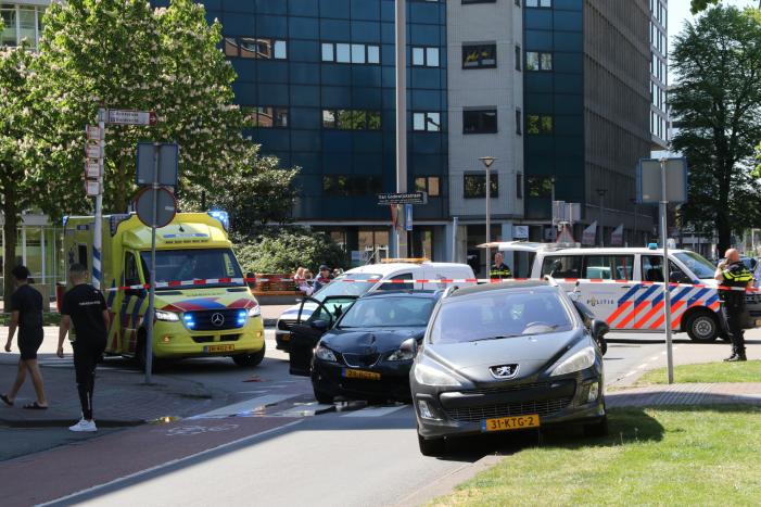 Flinke schade en gewonde na kop-staart botsing