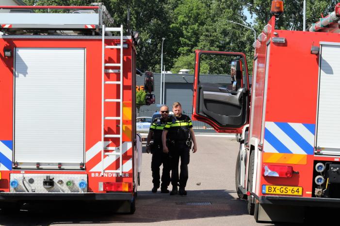 Tankwagen lekt gasolie op industrieterrein