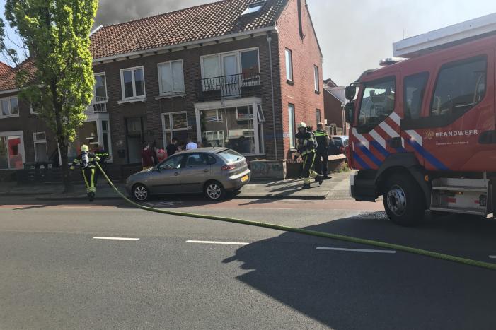 Forse rookwolken bij brand in woning