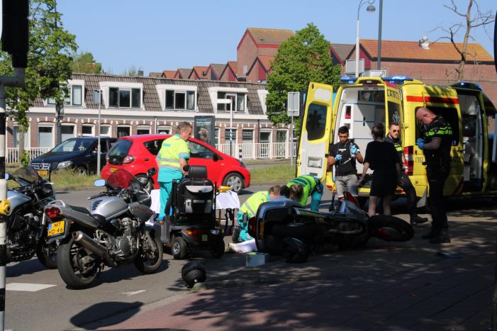 Ernstige aanrijding tussen motor en scootmobiel