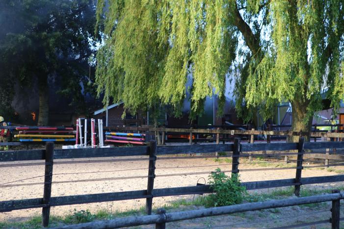 Uitslaande brand in leegstaande stal