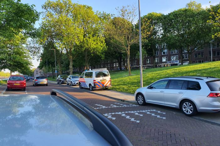 Magneetvisser haalt explosief uit water