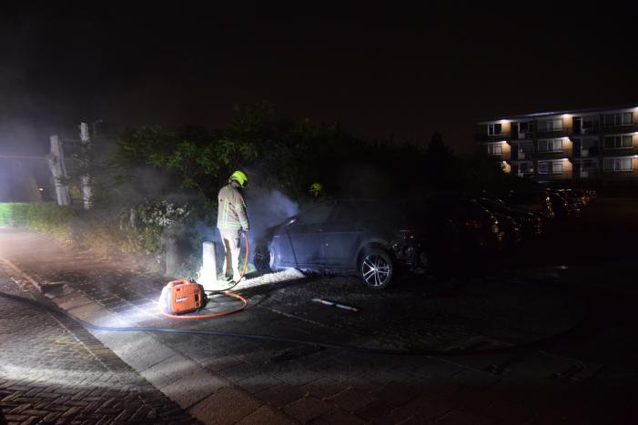 Auto verwoest door brand