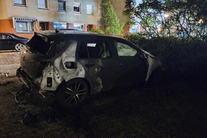 Auto verwoest door brand