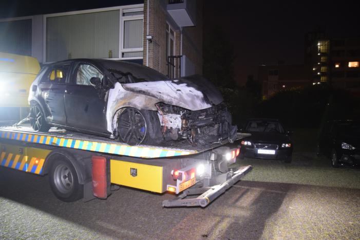 Auto verwoest door brand