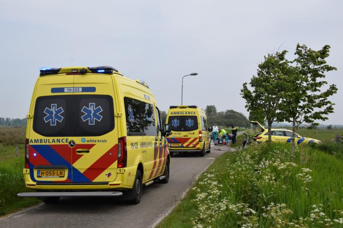 Fietser gewond na crash tegen wegmarkering