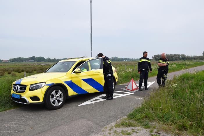 Fietser gewond na crash tegen wegmarkering