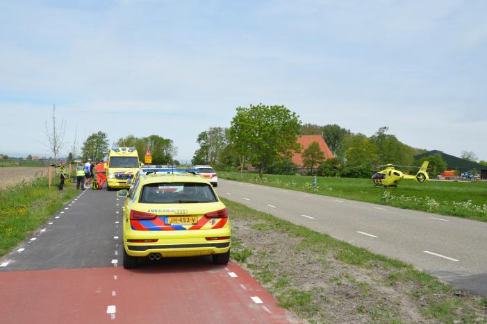Racefietsers gewond bij aanrijding, Nijlânsdyk in Reduzum