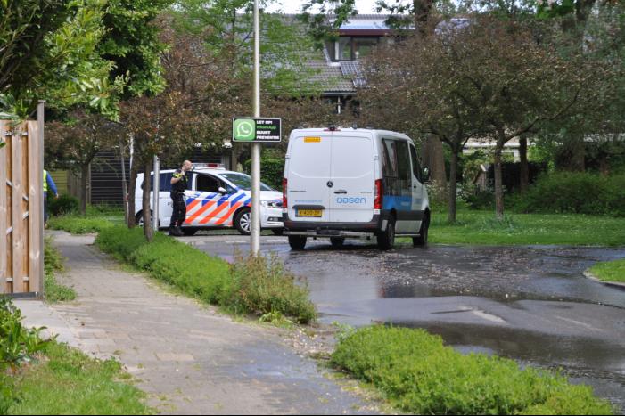 Straten blank na gesprongen waterleiding