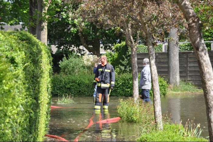 Straten blank na gesprongen waterleiding