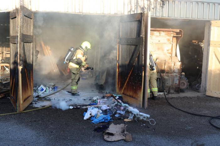 Flinke brand in garagebox