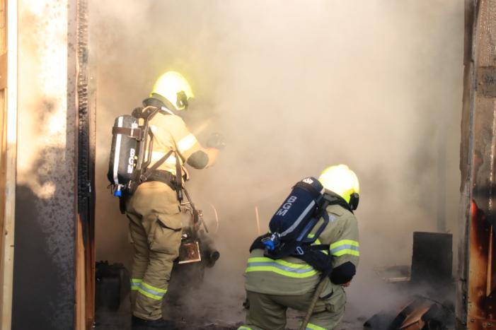 Flinke brand in garagebox