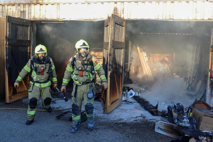 Flinke brand in garagebox