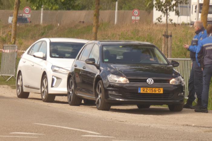 Verkeersregelaar ontsnapt aan aanrijding