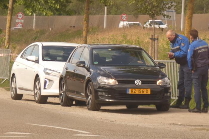 Verkeersregelaar ontsnapt aan aanrijding