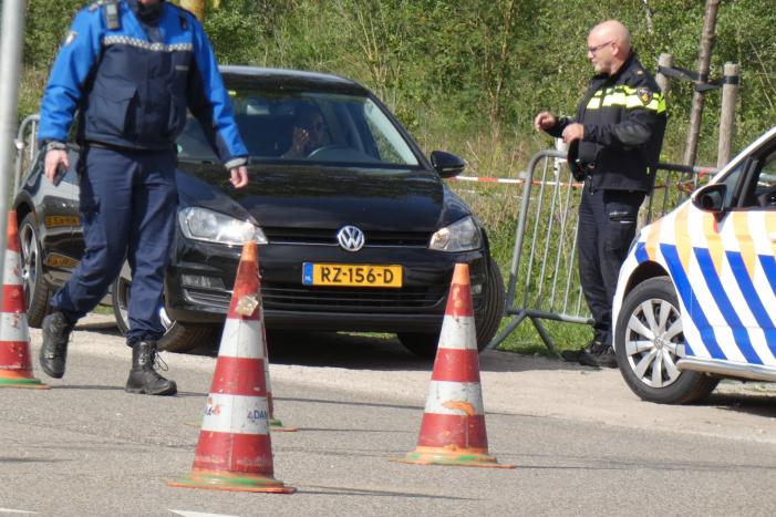 Verkeersregelaar ontsnapt aan aanrijding