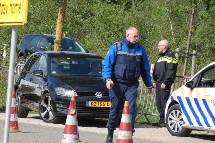 Verkeersregelaar ontsnapt aan aanrijding