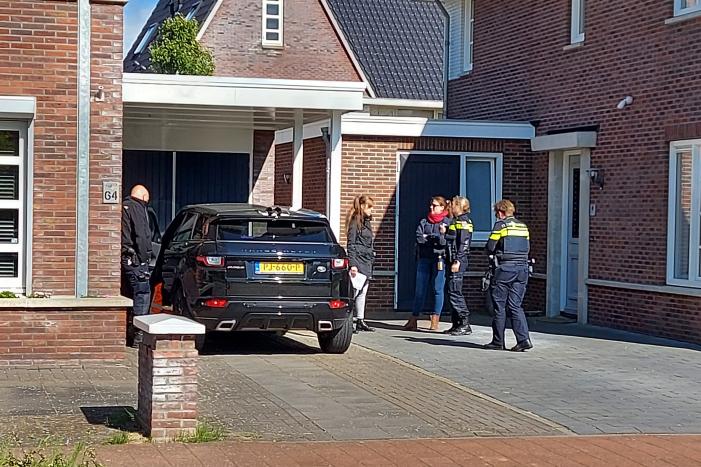 Onderzoek bij woning in Schepenwijk Oost