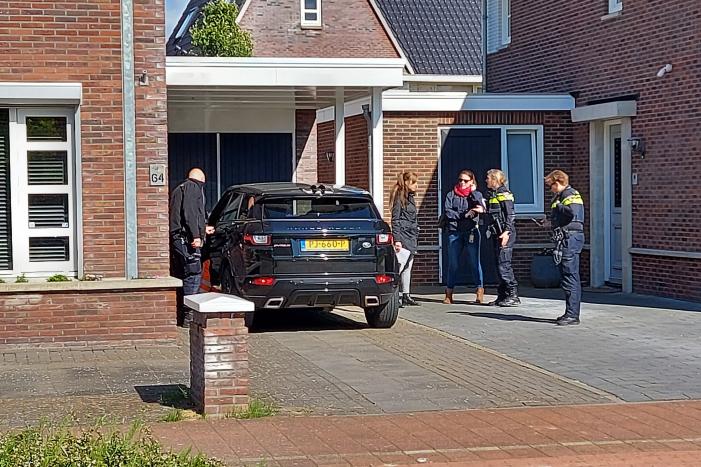 Onderzoek bij woning in Schepenwijk Oost